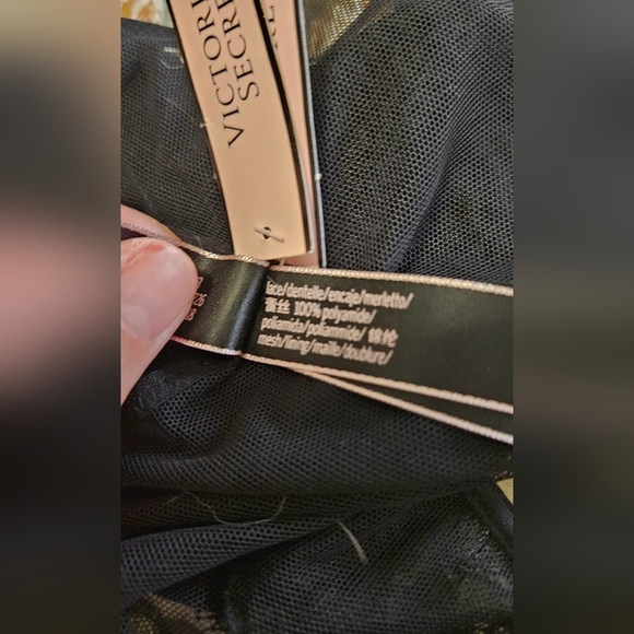 VICTORIA'S SECRET Black V-Wire Lace Plunge Teddy Halter Neck Thong Back.SM NWT - Picture 5 of 12